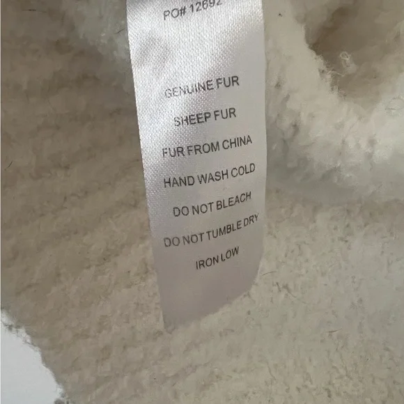 English Factory Ladies small Cream Cozy Crew Neck Sweater Wool Blend Sheep Fur - Picture 4 of 8